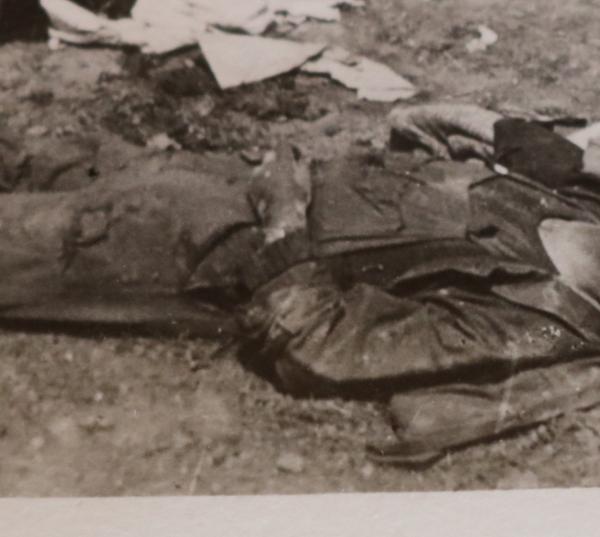 altes Foto - gefallener Soldat -  Land ?